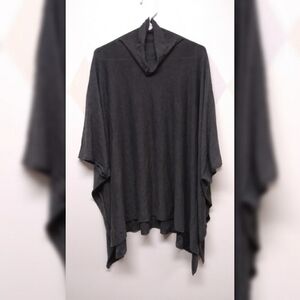 H&M Basic gray rectangular cape